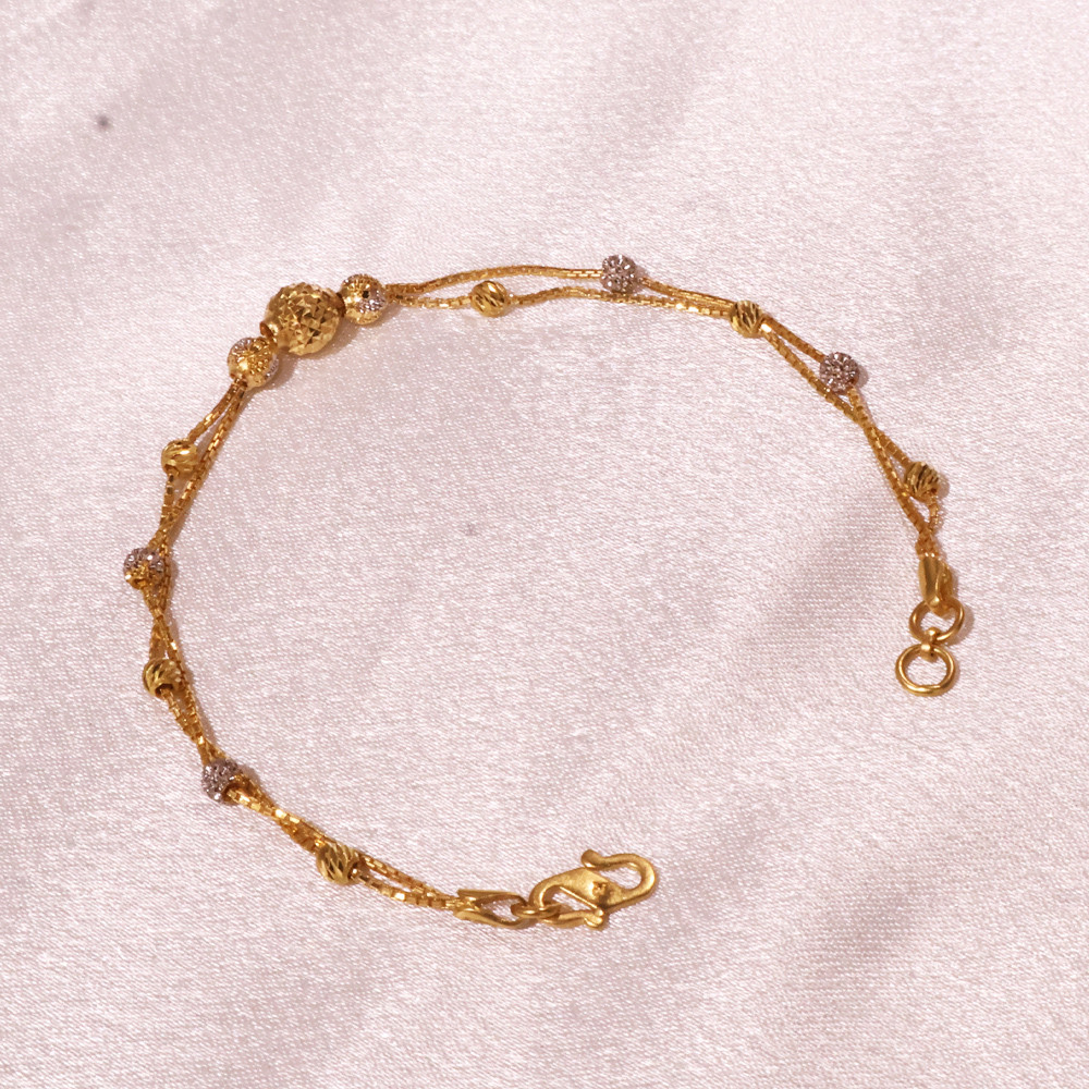 BRACELET